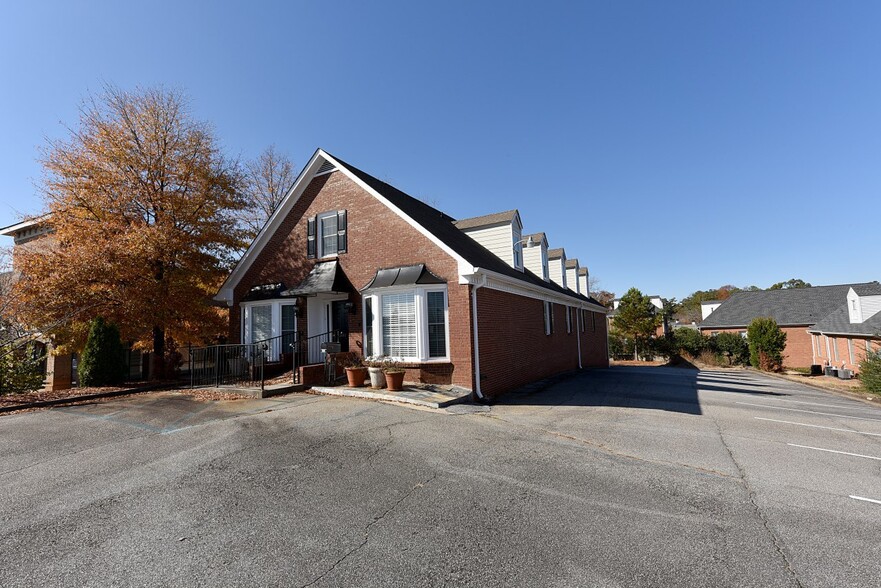 2601 Sandy Plains Rd, Marietta, GA for sale - Building Photo - Image 1 of 37