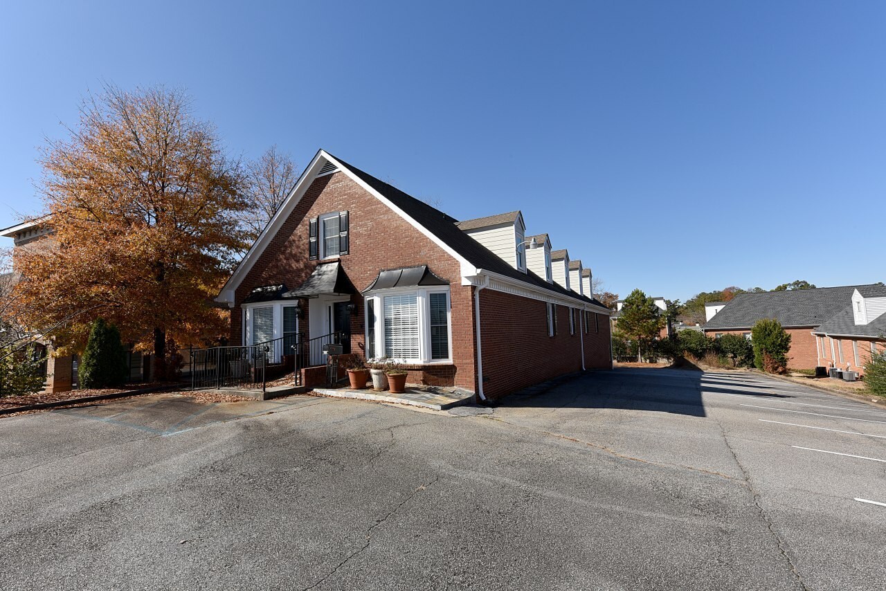 2601 Sandy Plains Rd, Marietta, GA for lease Primary Photo- Image 1 of 57