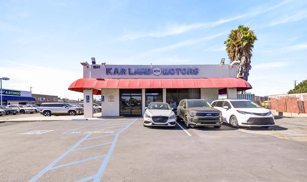 9841 Garden Grove Blvd, Garden Grove, CA for sale - Building Photo - Image 2 of 26