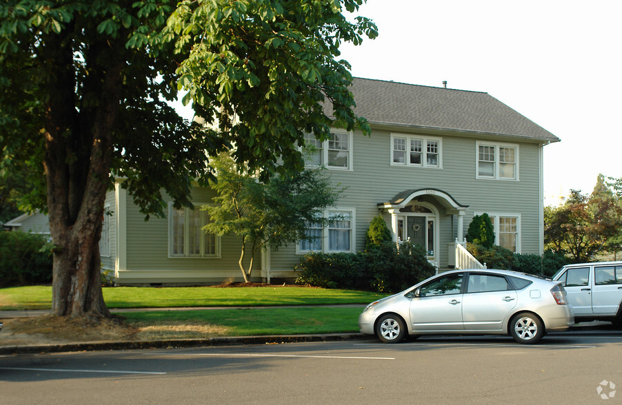 1320 Chemeketa St NE, Salem, OR à vendre - Photo du b timent - Image 3 de 7