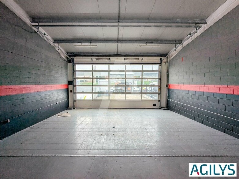 65 Route D'Orleans, Linas for lease - Interior Photo - Image 2 of 10