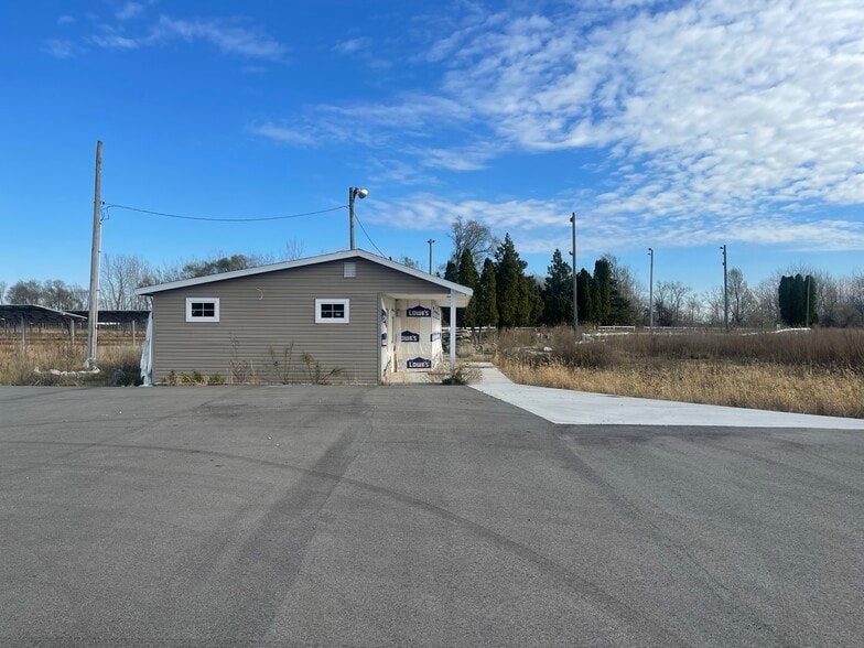 2770 S Centerville Rd, Sturgis, MI à vendre - Photo du bâtiment - Image 3 de 15