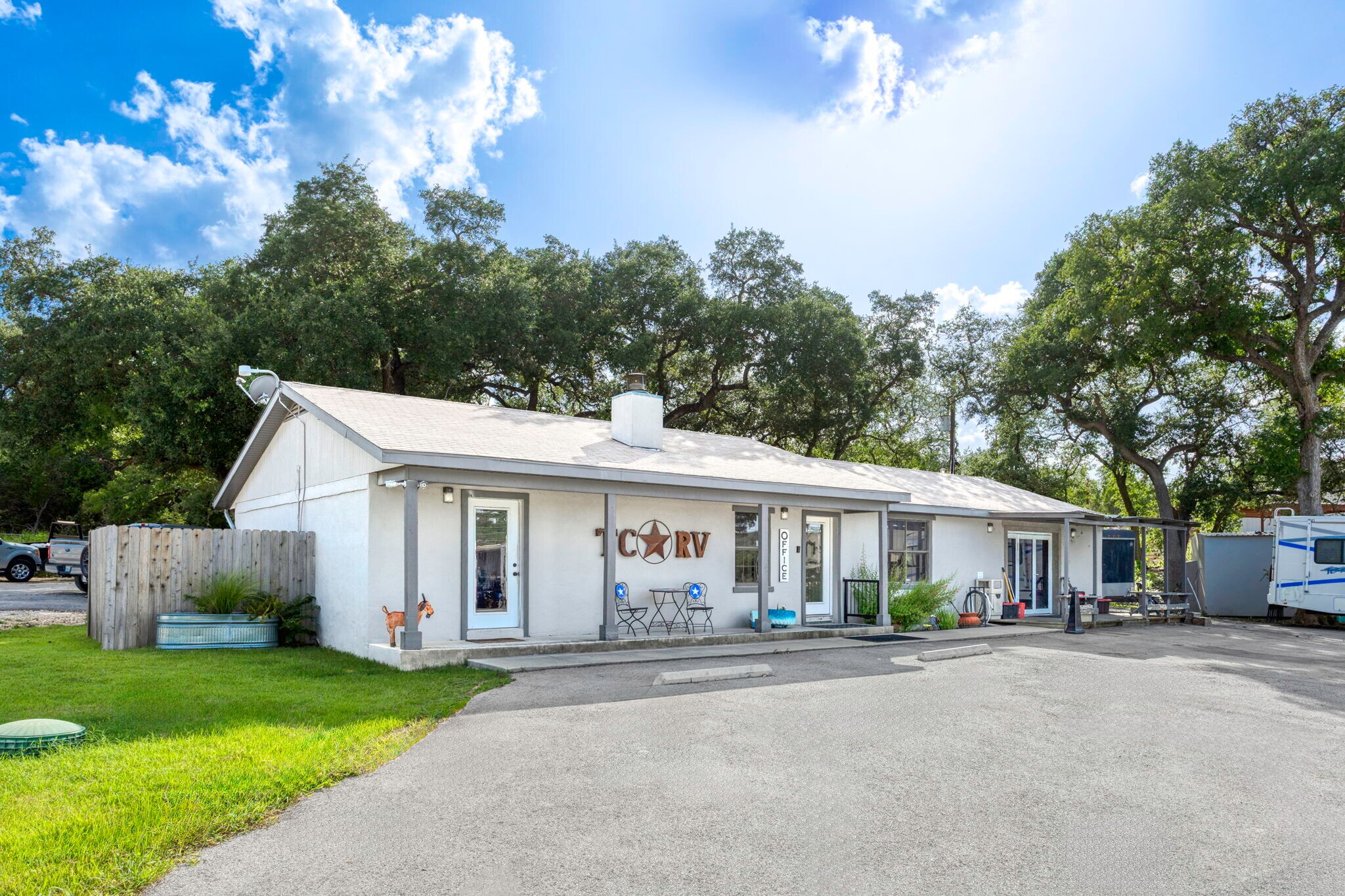 16415 S Access Rd, Canyon Lake, TX à vendre Photo du bâtiment- Image 1 de 31