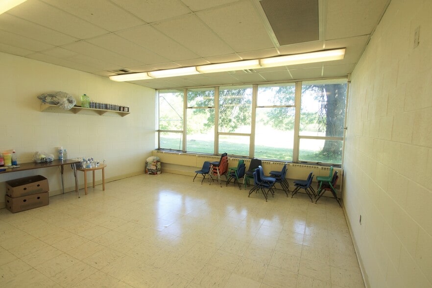 2631 Harvard Ave NW, Canton, OH for lease - Interior Photo - Image 3 of 18