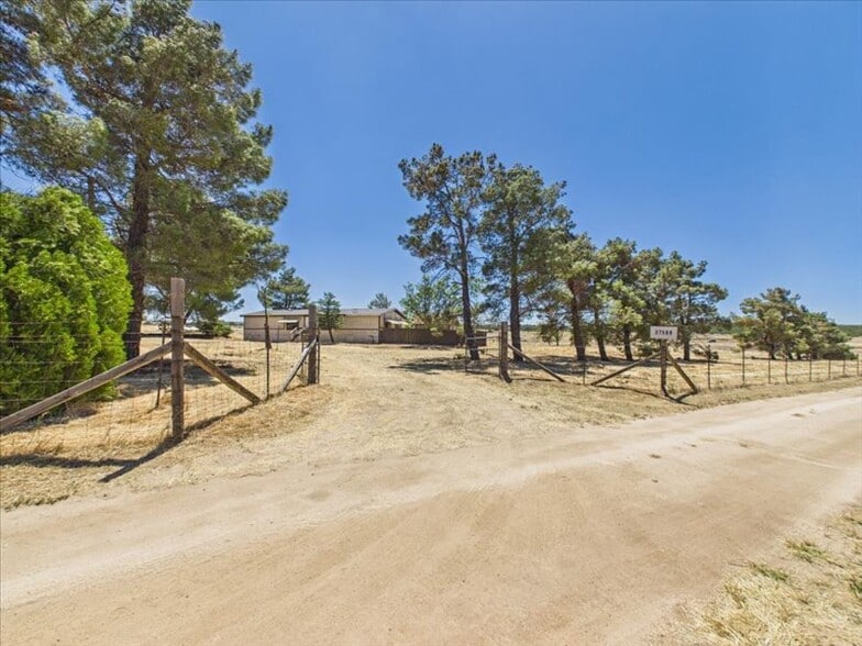 37589 Montezuma Valley Rd, Ranchita, CA à vendre - Photo du bâtiment - Image 3 de 18