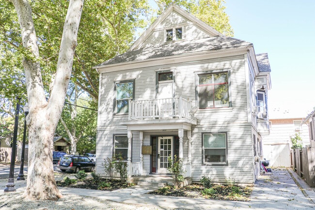 Plus de détails pour 2801 D St, Sacramento, CA - Multi-résidentiel à vendre