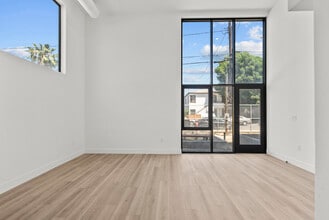 5617 Klump Ave, North Hollywood, CA for lease Interior Photo- Image 1 of 12