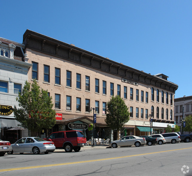 150-162 Columbus Ave, Sandusky, OH à vendre - Photo principale - Image 1 de 1