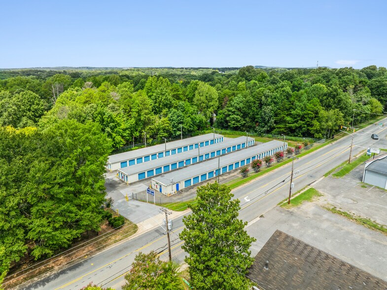 700 S Linwood Rd, Gastonia, NC à vendre - Photo du bâtiment - Image 3 de 7