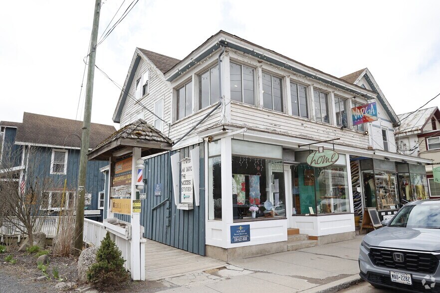 60 Main St, Phoenicia, NY à vendre - Photo du bâtiment - Image 2 de 2