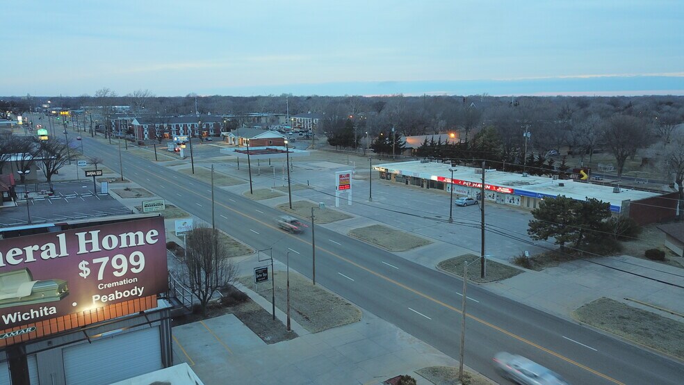 2642 13th N St, Wichita, KS à vendre - Photo du bâtiment - Image 3 de 23