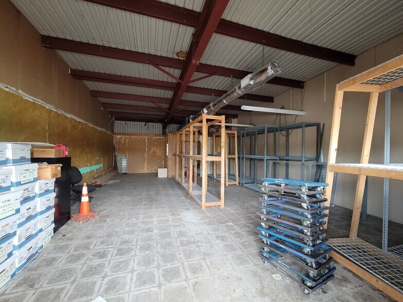 1007 S Guadalupe St, Seguin, TX à vendre - Photo du bâtiment - Image 2 de 11