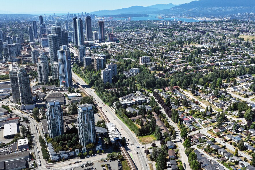 5588 Broadway, Burnaby, BC à vendre - Aérien - Image 3 de 4