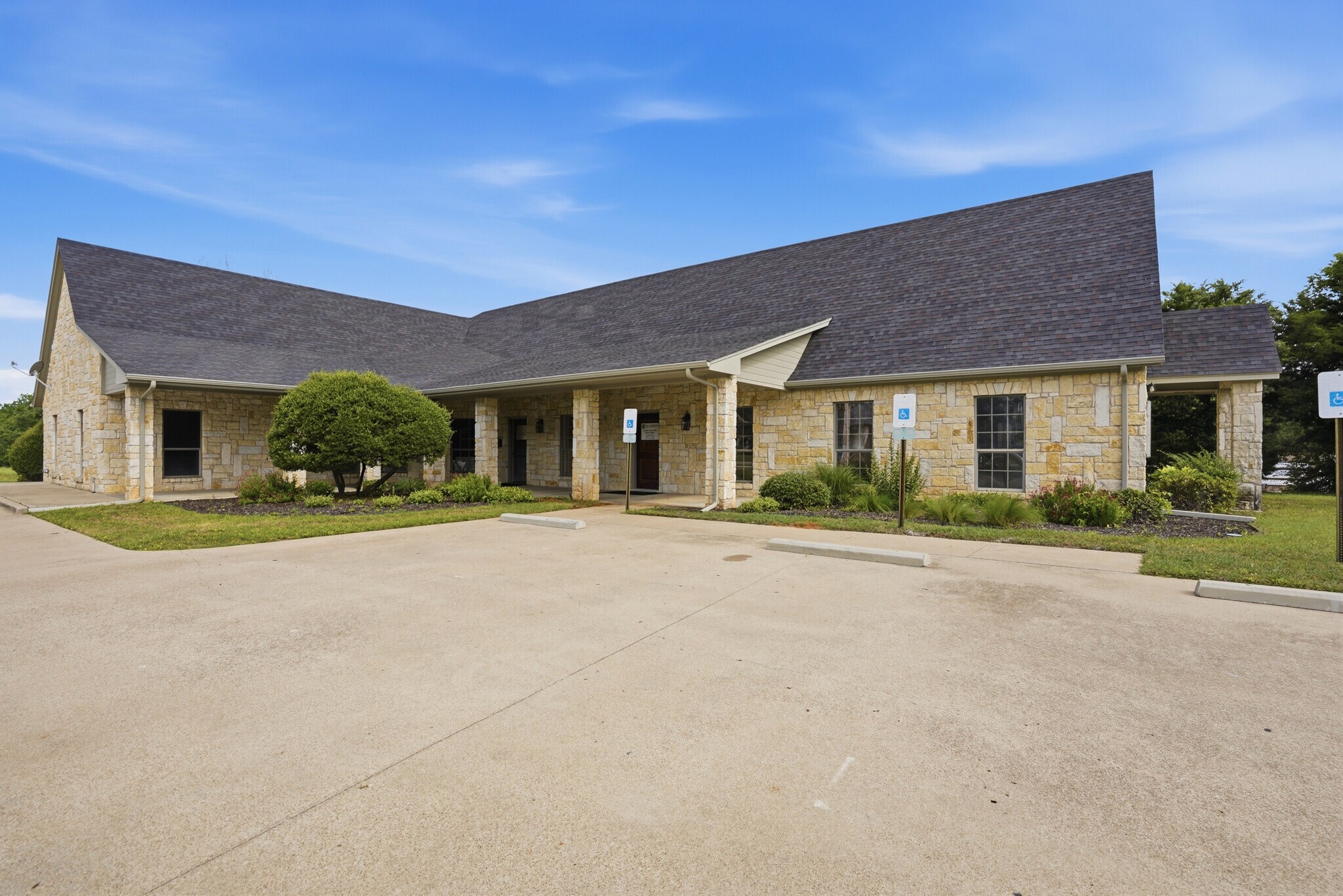 914 Foster Ln, Weatherford, TX à louer Photo du bâtiment- Image 1 de 17