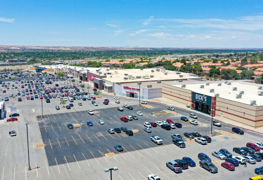 801 Sunland Park Dr, El Paso, TX à vendre - Photo du bâtiment - Image 1 de 2