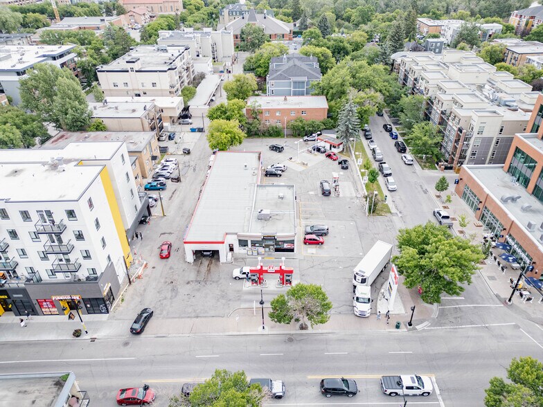 1920 4 St SW, Calgary, AB à vendre - Photo du bâtiment - Image 2 de 3