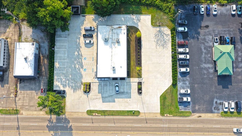 Fast Pace Health portfolio of 3 properties for sale on LoopNet.ca - Building Photo - Image 2 of 19