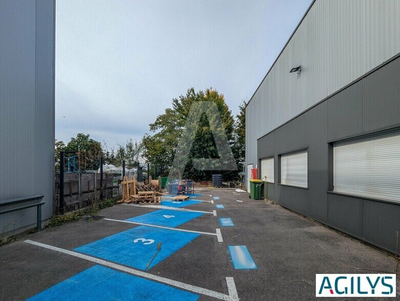 Local d'activités dans Guibeville à vendre - Photo du bâtiment - Image 3 de 12