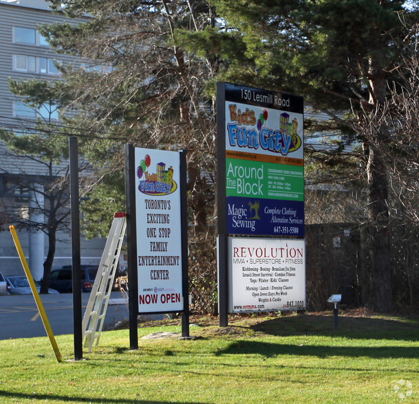 150 Lesmill Rd, Toronto, ON à louer - Photo du bâtiment - Image 2 de 2