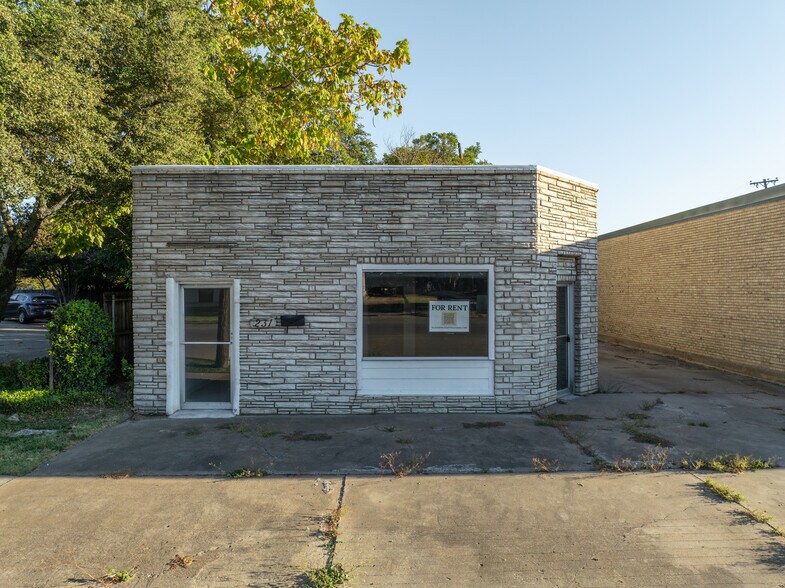 231 E Elm St, Hillsboro, TX à vendre - Photo du bâtiment - Image 3 de 22
