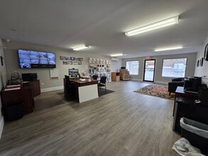 1725 B Main St, Sanford, ME for lease Interior Photo- Image 1 of 2