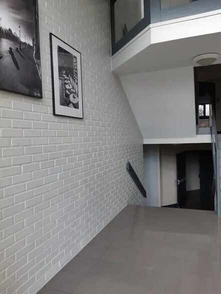 Rue Albert Einstein, Champs-sur-Marne for lease - Building Photo - Image 2 of 6