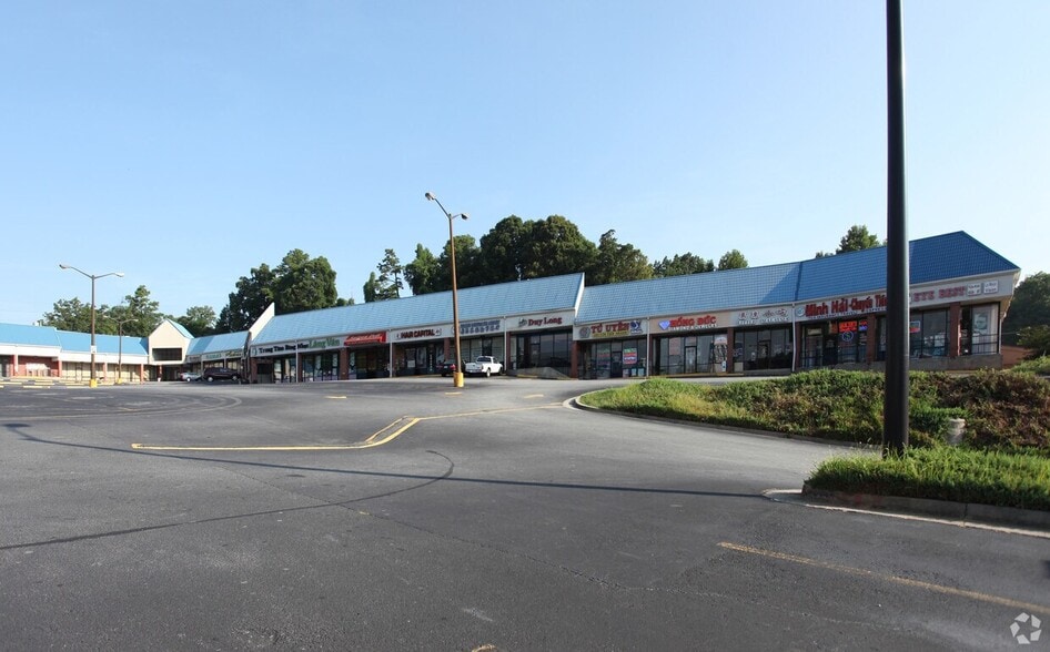 5150 Buford Hwy NE, Doraville, GA à louer - Photo du bâtiment - Image 3 de 40