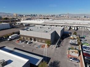 1120 Grier Dr, Las Vegas, NV à louer Photo intérieure- Image 1 de 20