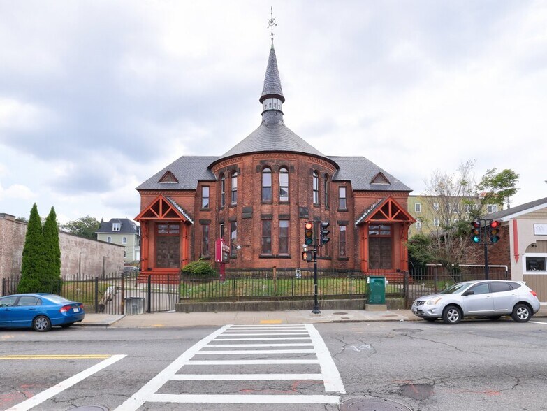 829 Main St, Worcester, MA à vendre - Photo du bâtiment - Image 1 de 23