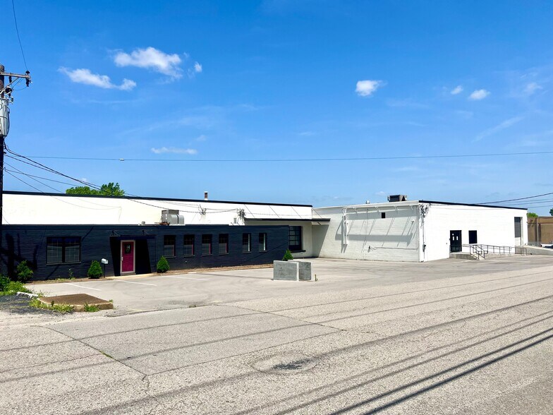 2949 Armory Dr, Nashville, TN à louer - Photo du bâtiment - Image 1 de 33
