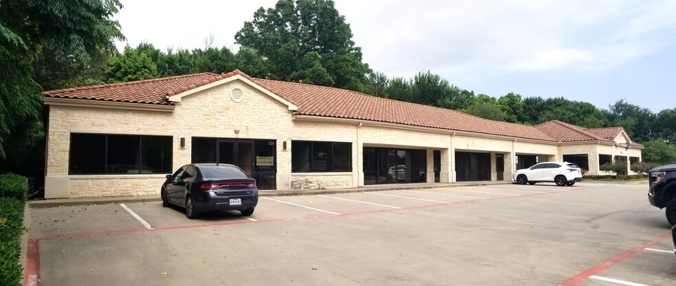 670 N MacArthur Blvd, Coppell, TX à louer - Photo du bâtiment - Image 2 de 7