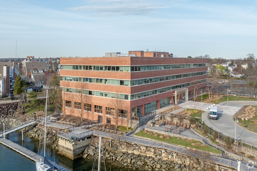 208 Harbor Dr, Stamford, CT for lease - Primary Photo - Image 3 of 14