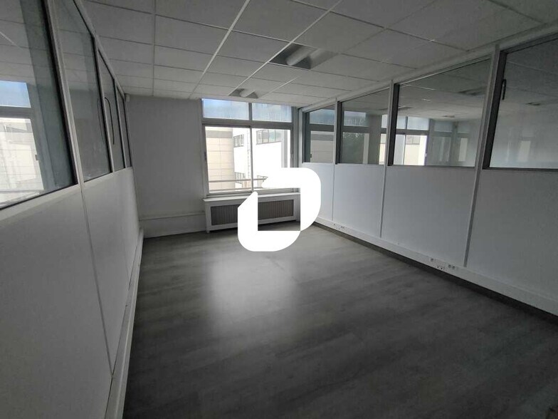 Bureau dans Argenteuil à louer - Photo intérieure - Image 3 de 17