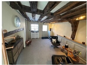 16 Wycombe End, Beaconsfield à louer Photo intérieure- Image 2 de 2