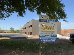 4105 Commerce Street, Flowery Branch, GA for lease Building Photo- Image 1 of 10