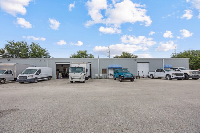 Plus de détails pour 3195 New York Ave, Melbourne, FL - Industriel à louer