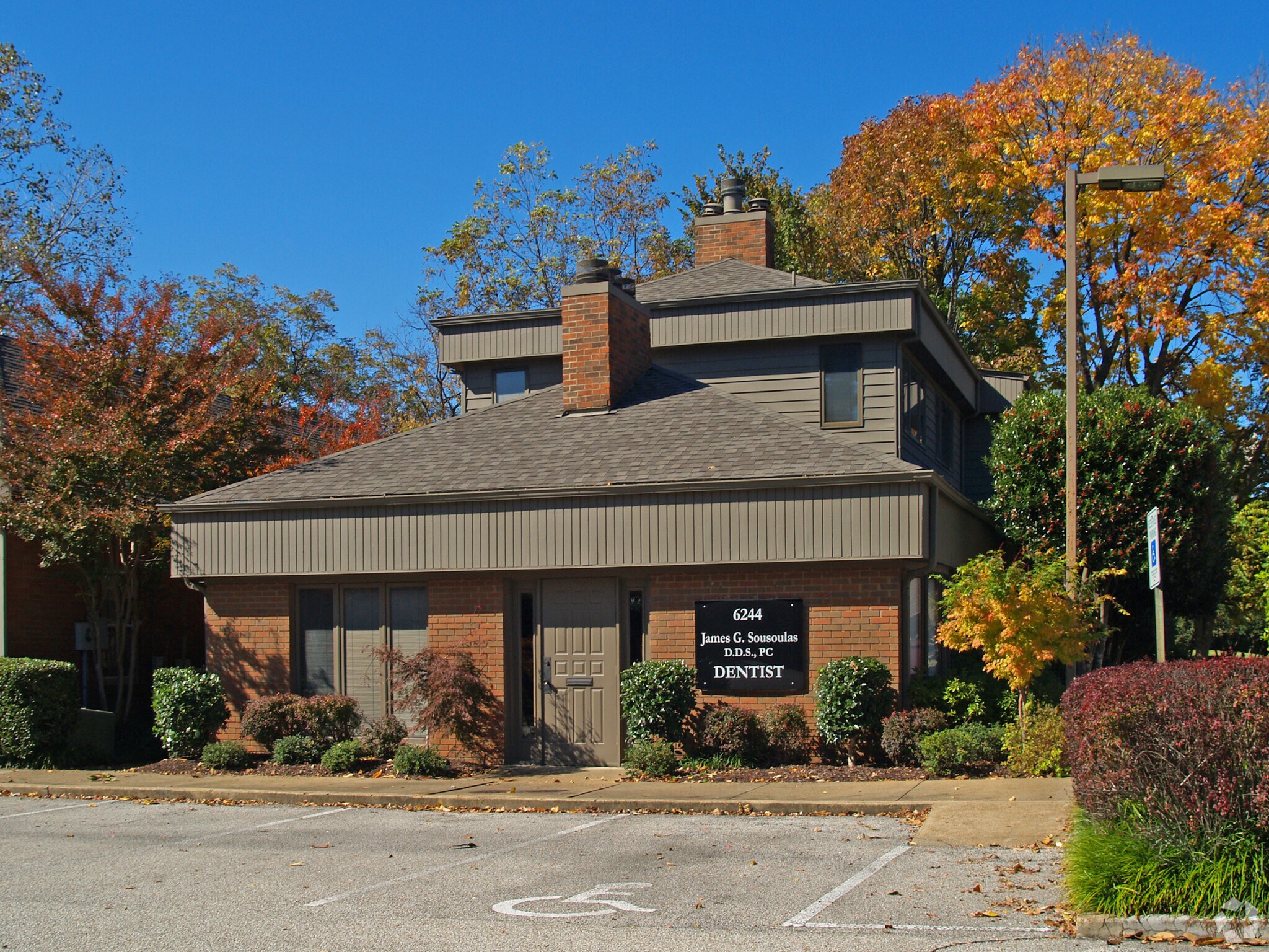 6244 Poplar Ave, Memphis, TN à vendre Photo du bâtiment- Image 1 de 1