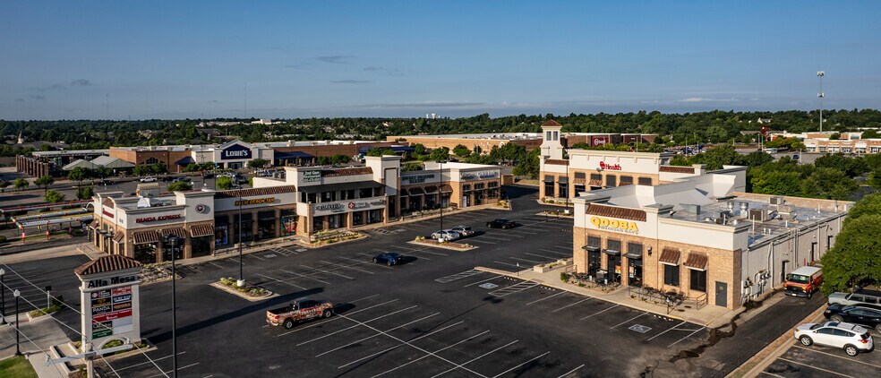 301 S Bryant Ave, Edmond, OK à louer - Photo du bâtiment - Image 2 de 7