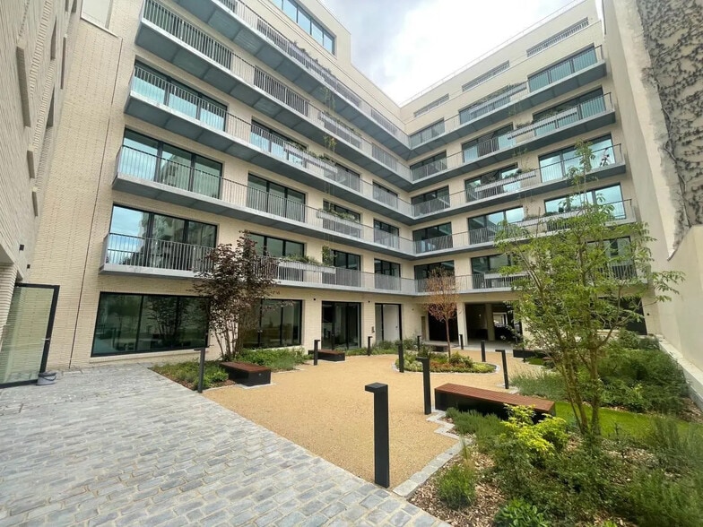 36 Rue Du Chemin Vert, Paris for lease - Building Photo - Image 1 of 20