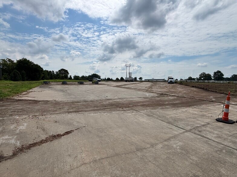 Route 3 Box 262 Exit 262, Checotah, OK à vendre - Photo du bâtiment - Image 2 de 4