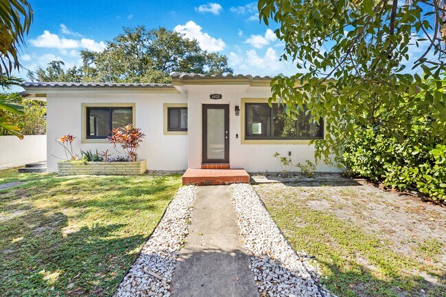 More details for 6822 NE 5th Ave, Miami, FL - Multifamily for Sale