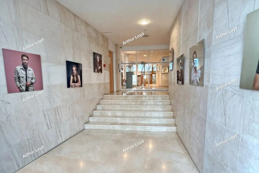 Office in Levallois-Perret for lease - Building Photo - Image 3 of 14