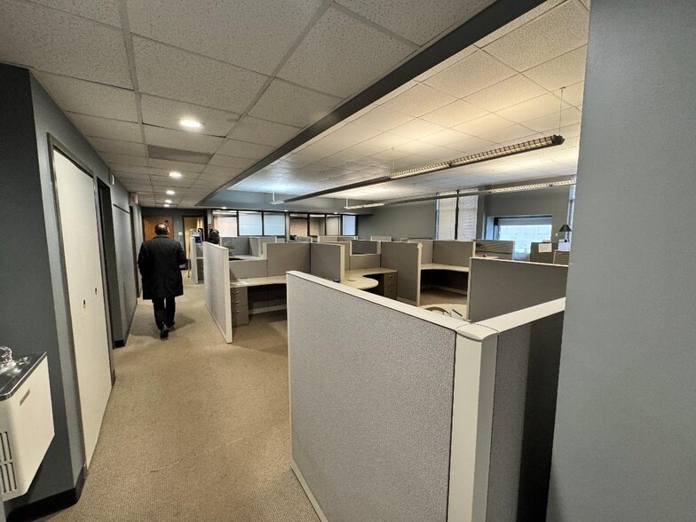 333 E Main St, Muncie, IN for lease - Building Photo - Image 2 of 12