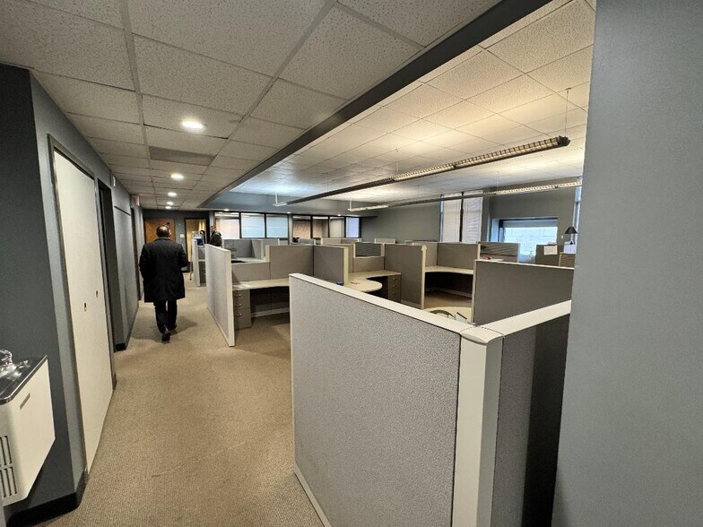 333 E Main St, Muncie, IN à louer - Photo du bâtiment - Image 2 de 12