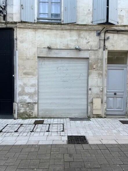 Flex in Saintes for sale - Building Photo - Image 1 of 3