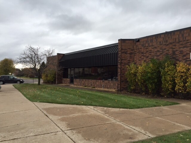 118 Homestead Dr, New Richmond, WI for lease - Building Photo - Image 2 of 12