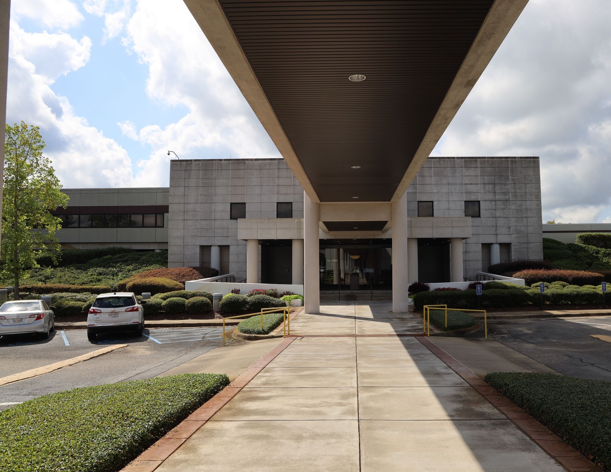 2108 E South Blvd, Montgomery, AL for sale Building Photo- Image 1 of 14