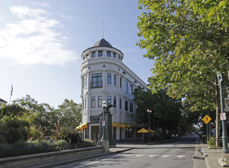 1538 Pacific Ave, Santa Cruz, CA à louer - Photo du bâtiment - Image 3 de 3