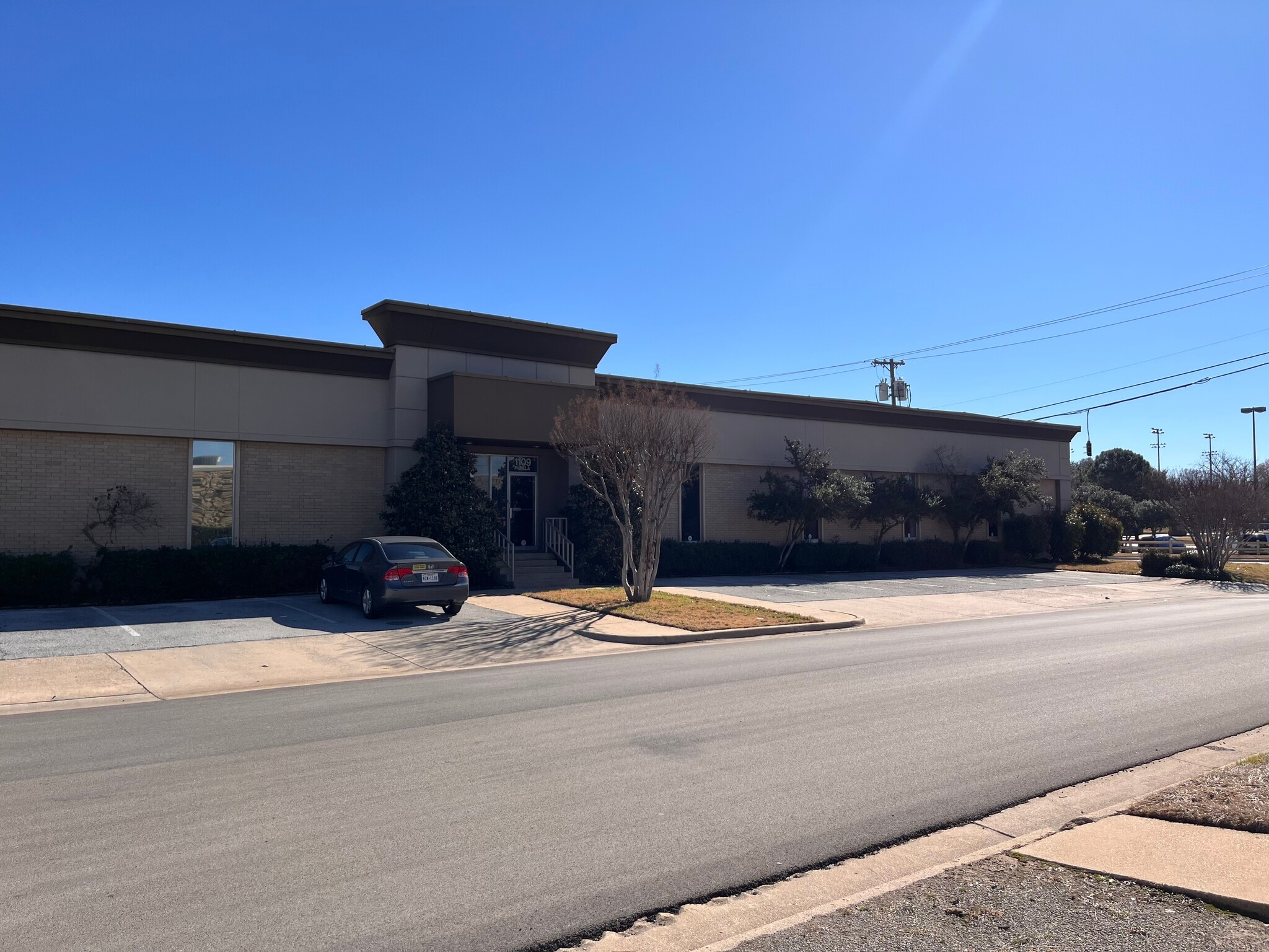 1101-1109 Pamela Dr, Euless, TX for lease Building Photo- Image 1 of 4