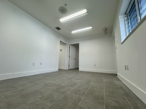 6955-6965 NW 43rd St, Miami, FL for lease Interior Photo- Image 2 of 4